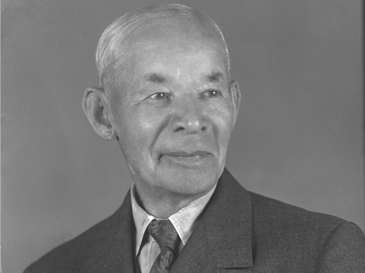 Gus & Emma Thompson – Island&nbsp;Icons